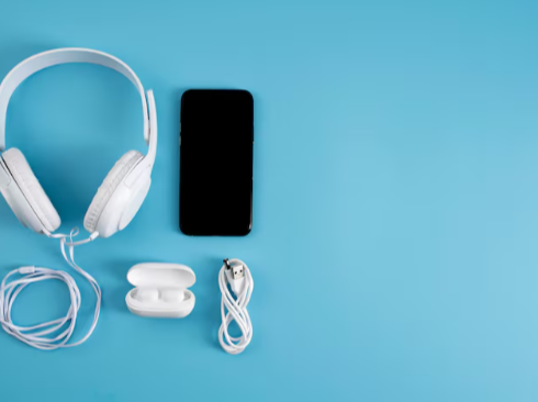 Top Phone Accessories for Every OS: Realme Buds & Apple-Compatible Cables Delivered Fast