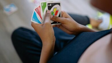 uno gameplay shuffle hands